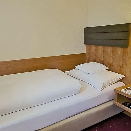 Hotel De France 4*